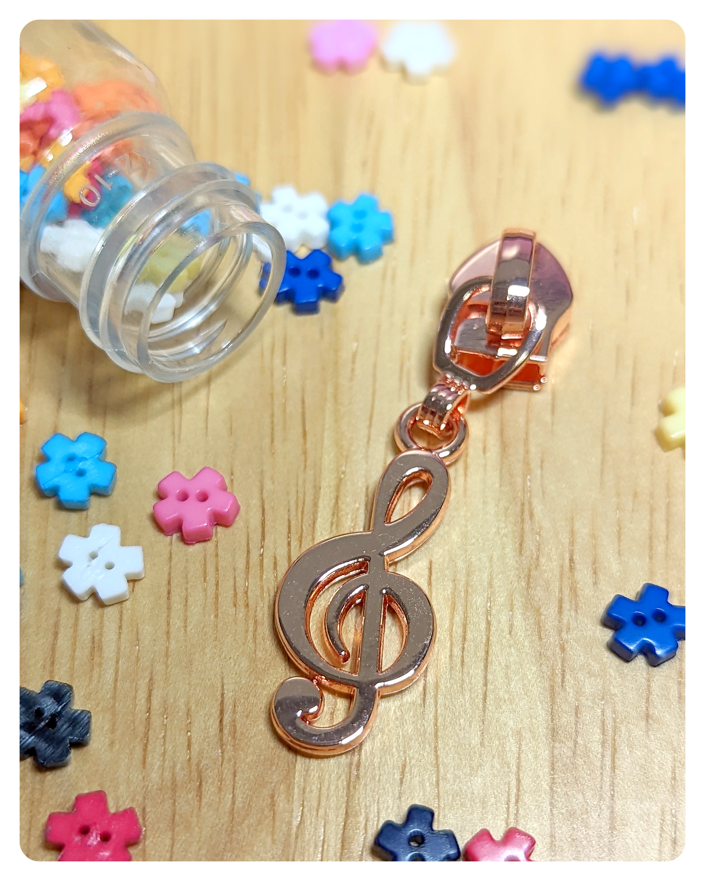 Size #5 Nylon Zipper Pull - Treble Clef