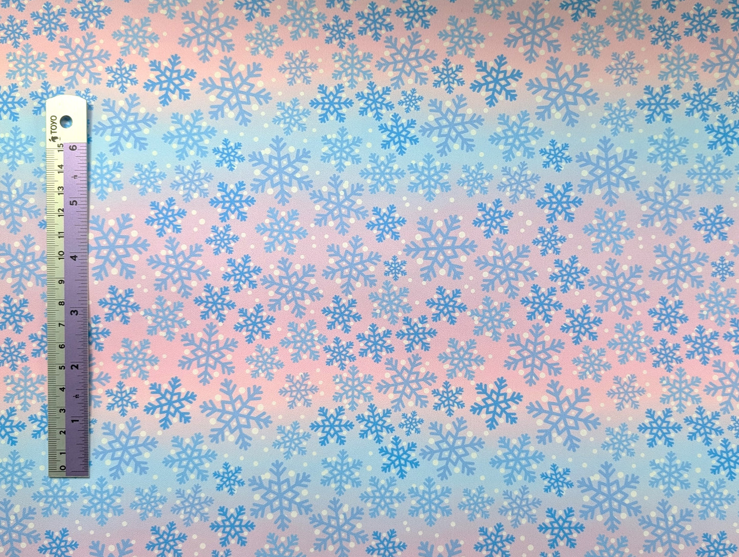 Smooth Vinyl - Snowflakes (Cool Ombre)